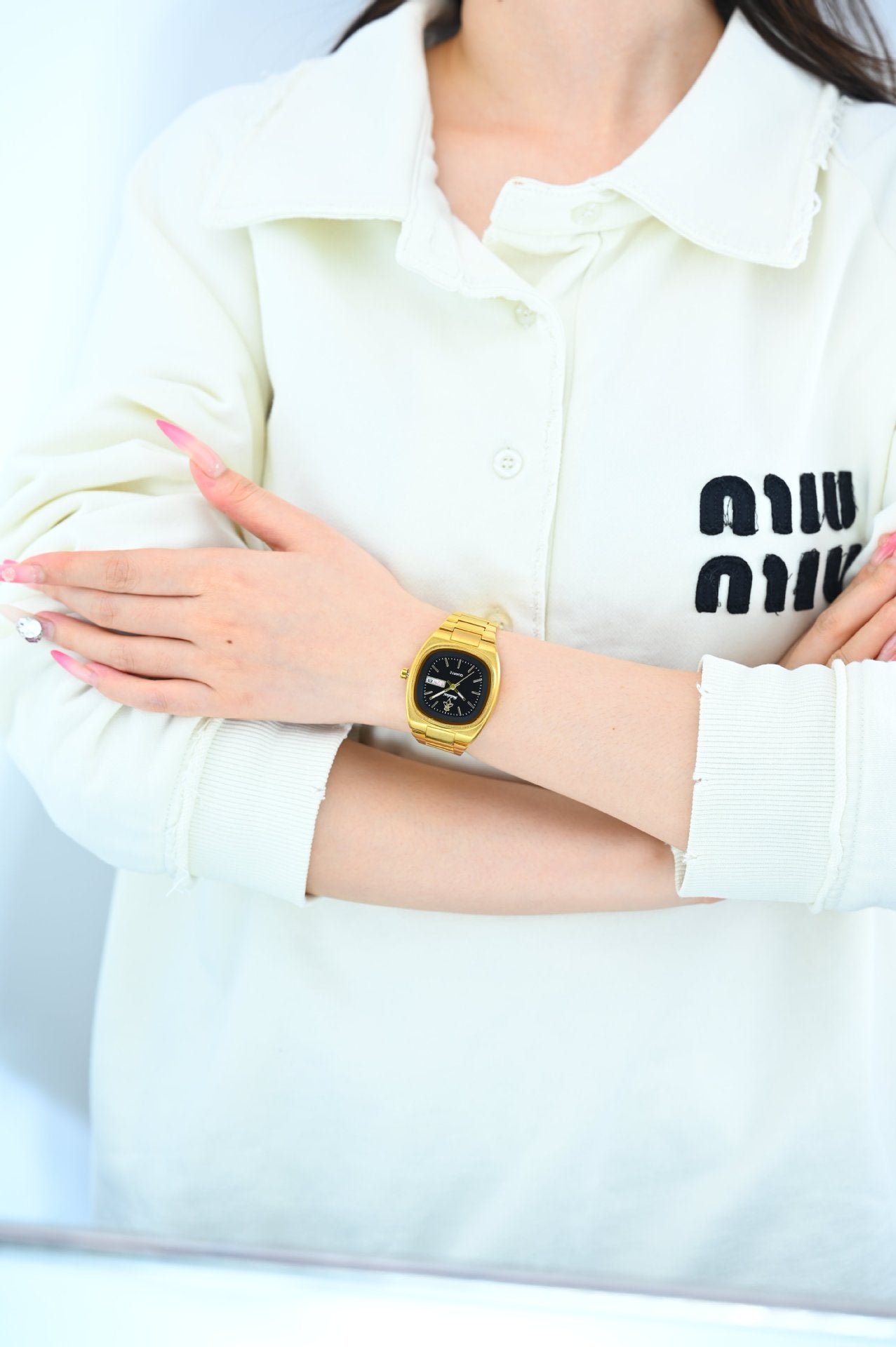 Women’s Quartz Watch With Tempered Glass, Square Dial, Steel Strap, Number Display, Butterfly Double Snap Buckle Golden