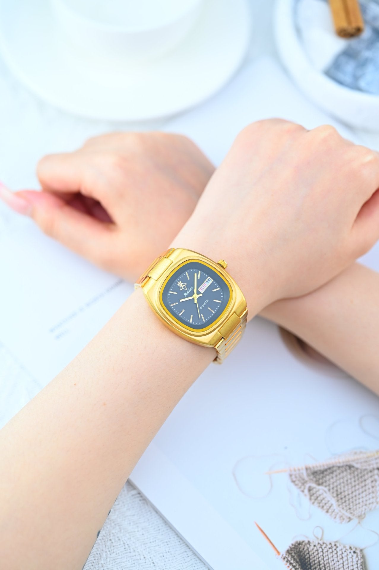 Women’s Quartz Watch With Tempered Glass, Square Dial, Steel Strap, Number Display, Butterfly Double Snap Buckle Golden