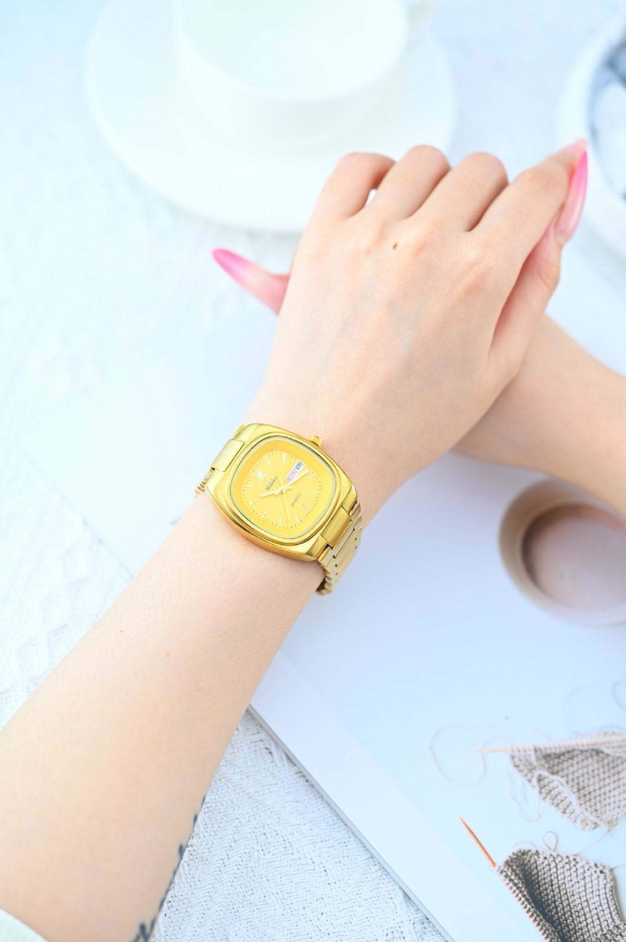 Women’s Quartz Watch With Tempered Glass, Square Dial, Steel Strap, Number Display, Butterfly Double Snap Buckle Golden
