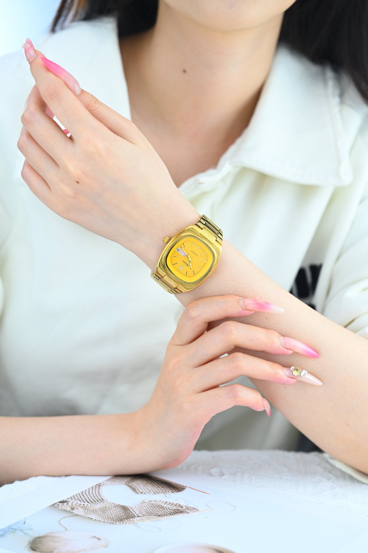 Women’s Quartz Watch With Tempered Glass, Square Dial, Steel Strap, Number Display, Butterfly Double Snap Buckle Golden