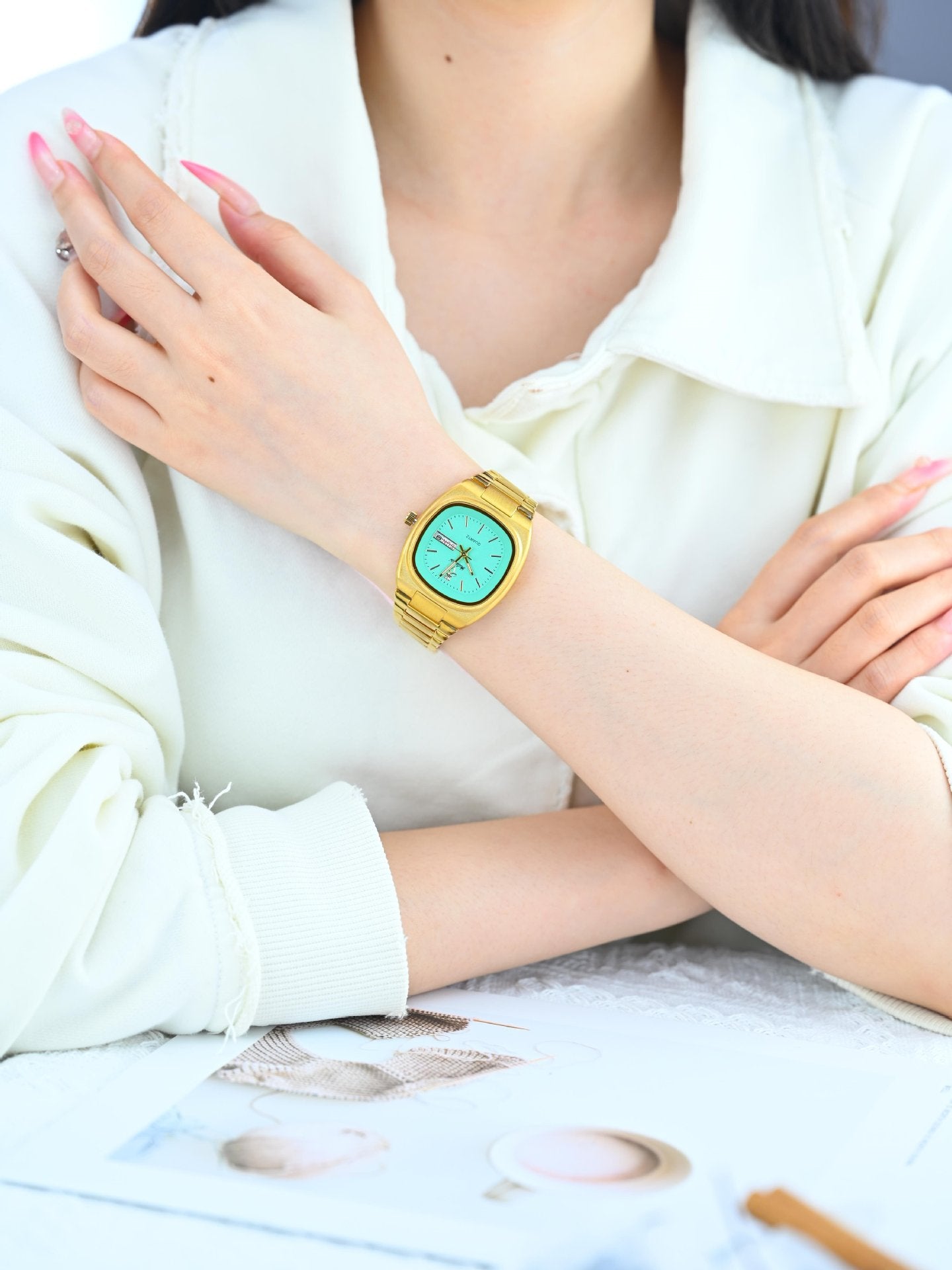Women’s Quartz Watch With Tempered Glass, Square Dial, Steel Strap, Number Display, Butterfly Double Snap Buckle Golden