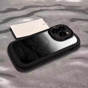 Black-Puff Shell-Fold Gradient
