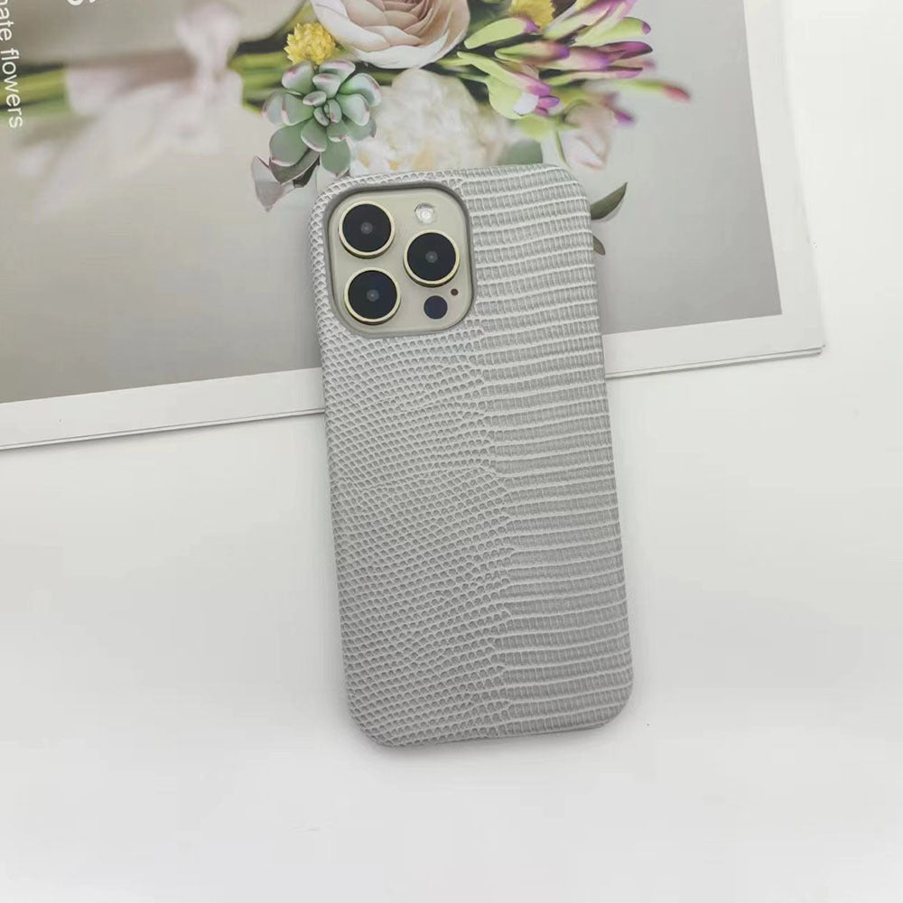 Apricot Phone Case Featuring Lizard Pattern For Stylish Protection