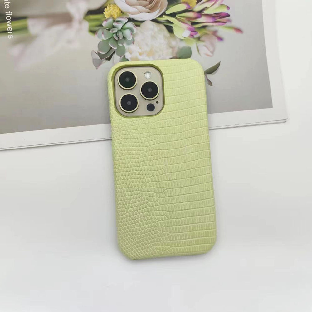 Apricot Phone Case Featuring Lizard Pattern For Stylish Protection