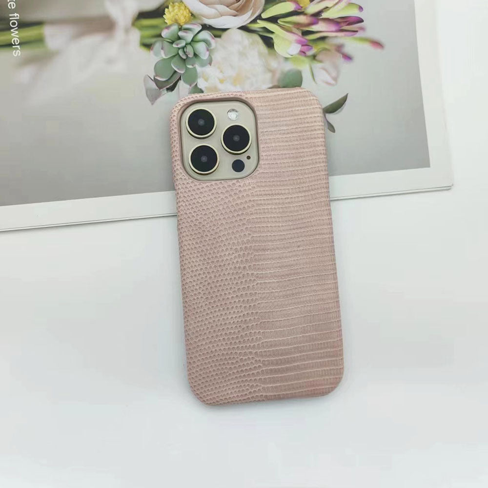 Apricot Phone Case Featuring Lizard Pattern For Stylish Protection