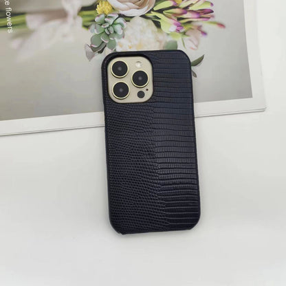 Apricot Phone Case Featuring Lizard Pattern For Stylish Protection