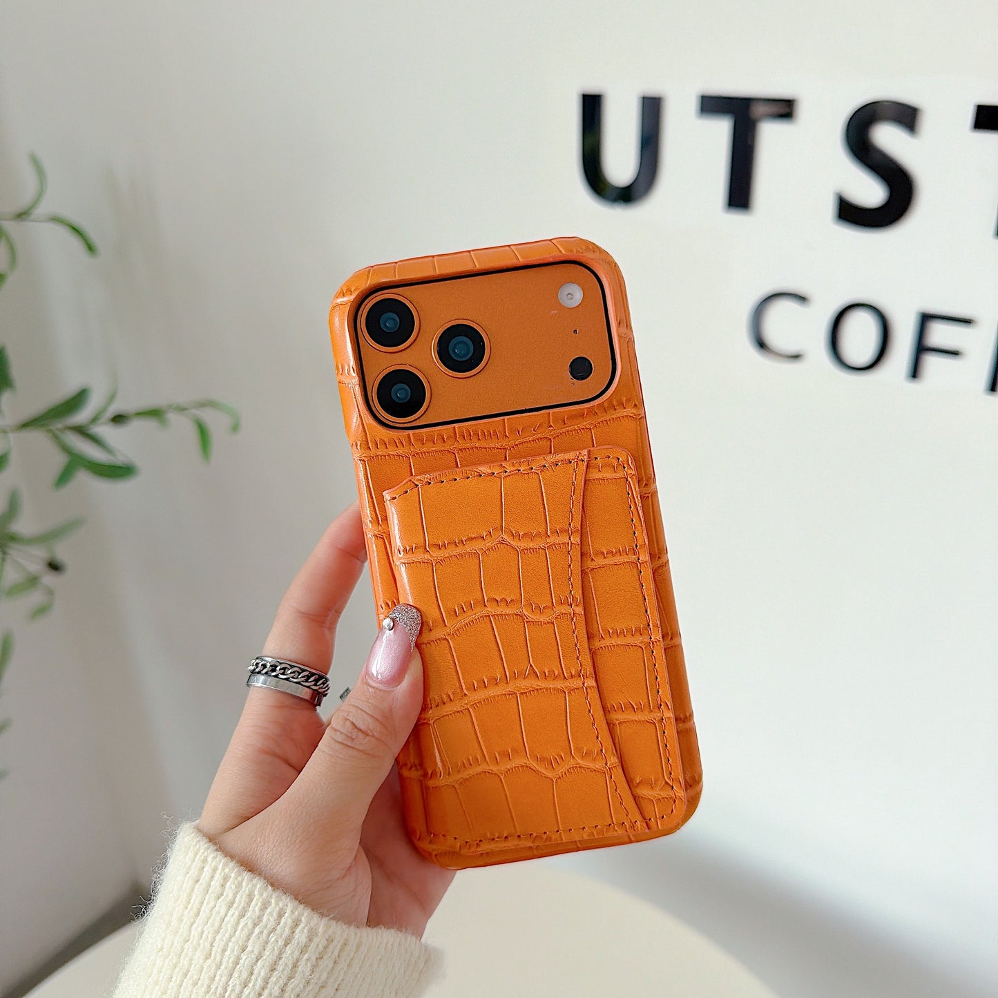 Crocodile Pattern Phone Case For Apple Devices In Black Color, Stylish And Durable Mobile Protection