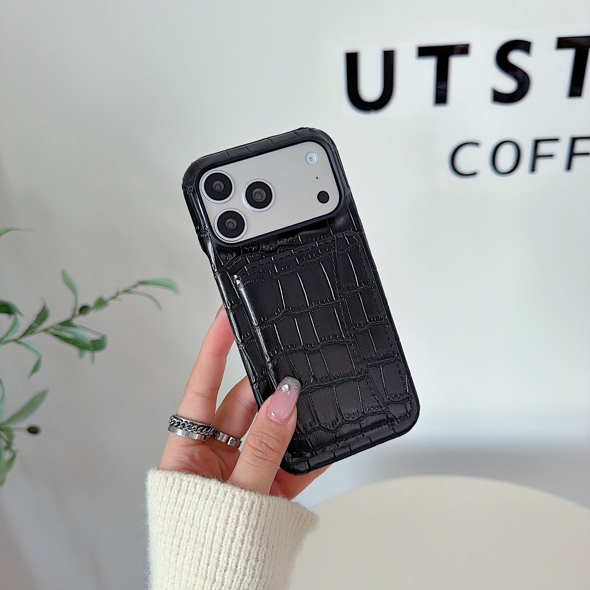 Crocodile Pattern Phone Case For Apple Devices In Black Color, Stylish And Durable Mobile Protection