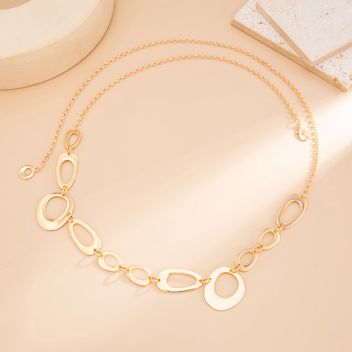 Simple Style Metal Waist Chain With Splicing Pattern In Elegant Golden Color