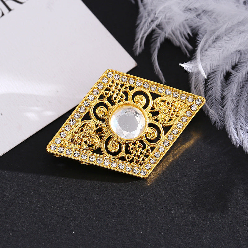Ethnic Style Chest Ornament With Printing Pattern, Alloy Inlay Material, And Durable Alloy Construction In Golden