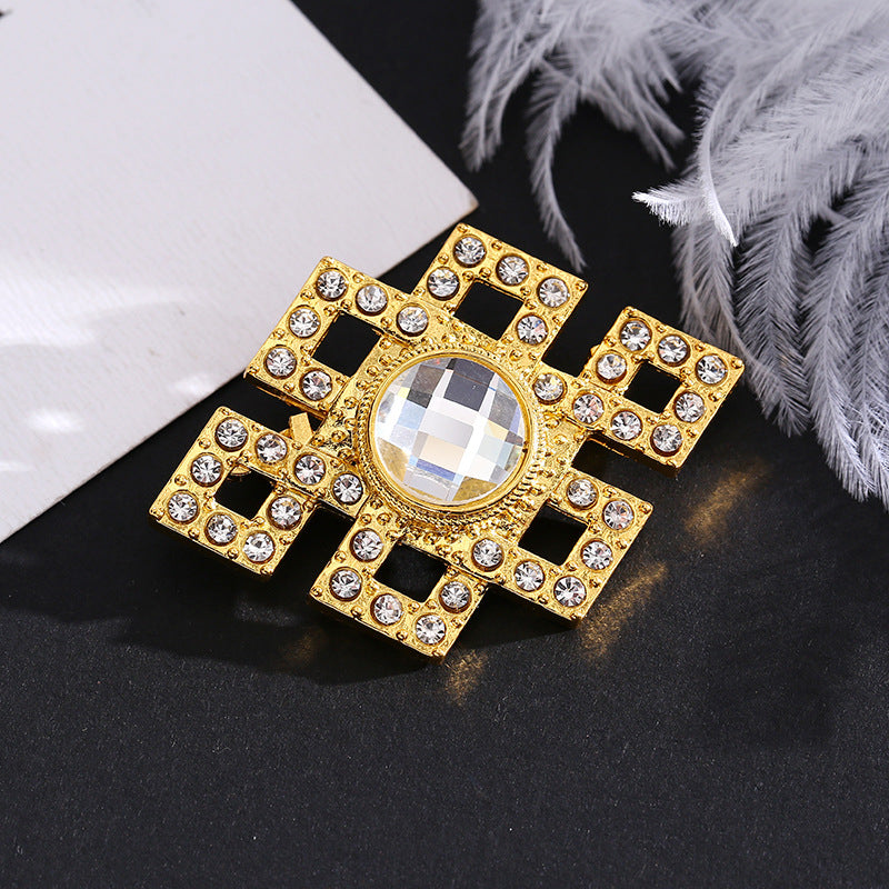 Ethnic Style Chest Ornament With Printing Pattern, Alloy Inlay Material, And Durable Alloy Construction In Golden