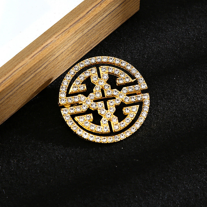 Ethnic Style Chest Ornament With Printing Pattern, Alloy Inlay Material, And Durable Alloy Construction In Golden