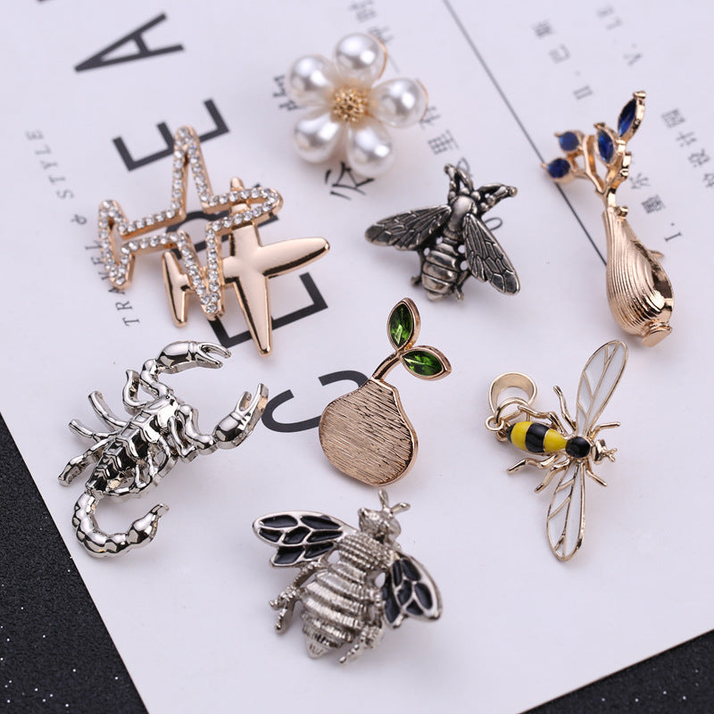 Animal Pattern Alloy Brooch Pin In Colour, Stylish Jewelry Accessory For All Occasions