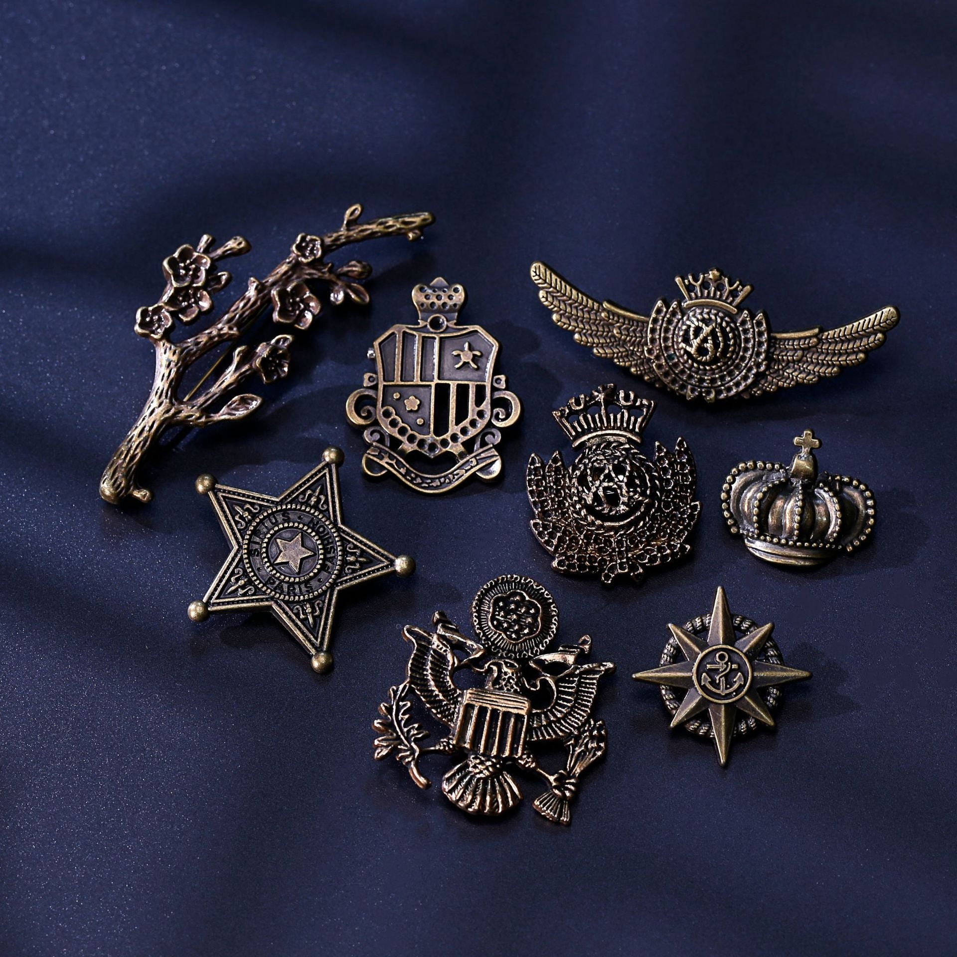 Pin Brooches Made Of Alloy In Elegant Golden Color