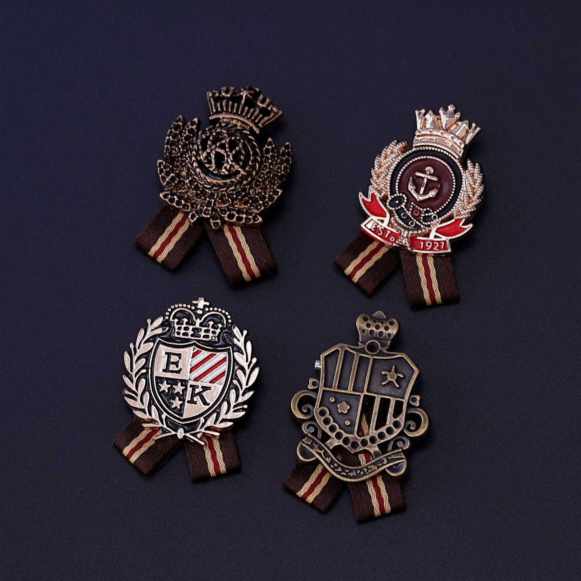 Pin Brooches Made Of Alloy In Elegant Golden Color