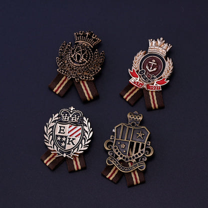 Pin Brooches Made Of Alloy In Elegant Golden Color