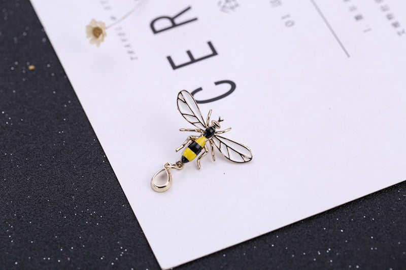 Animal Pattern Alloy Brooch Pin In Colour, Stylish Jewelry Accessory For All Occasions