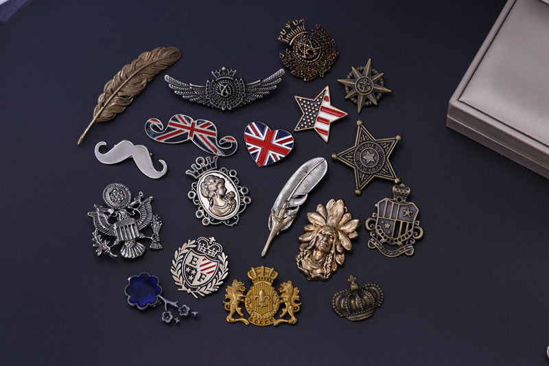 Pin Brooches Made Of Alloy In Elegant Golden Color