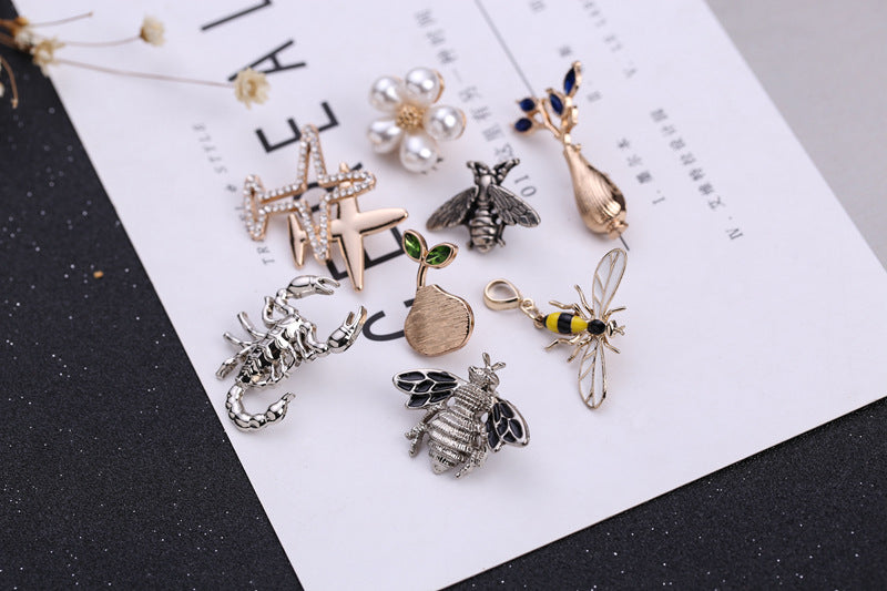 Animal Pattern Alloy Brooch Pin In Colour, Stylish Jewelry Accessory For All Occasions