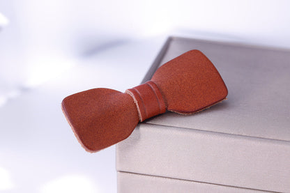 Pin Brooches Made Of Alloy In Elegant Golden Color