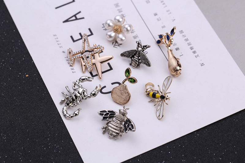 Animal Pattern Alloy Brooch Pin In Colour, Stylish Jewelry Accessory For All Occasions