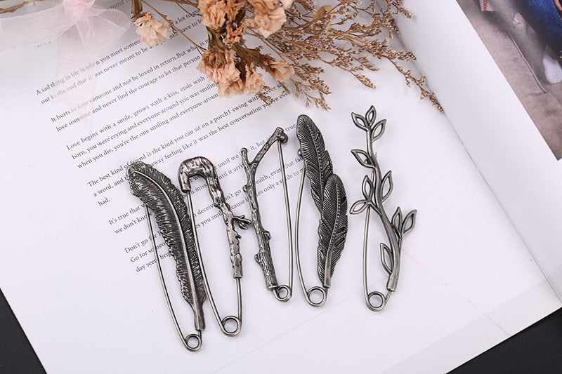 Pin Brooches Featuring Leaves Pattern Made Of Durable Alloy Material