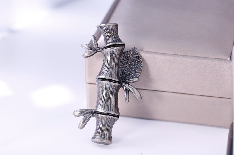 Pin Brooches Made Of Alloy In Elegant Golden Color