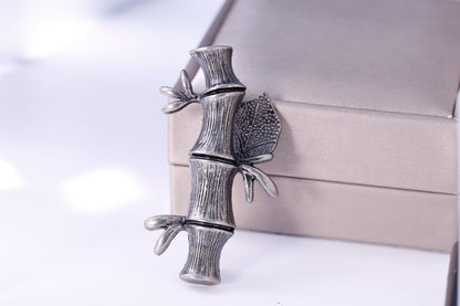 Pin Brooches Made Of Alloy In Elegant Golden Color