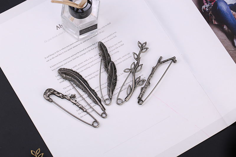 Pin Brooches Featuring Leaves Pattern Made Of Durable Alloy Material