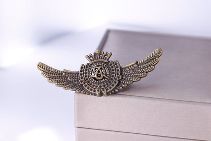 Pin Brooches Made Of Alloy In Elegant Golden Color