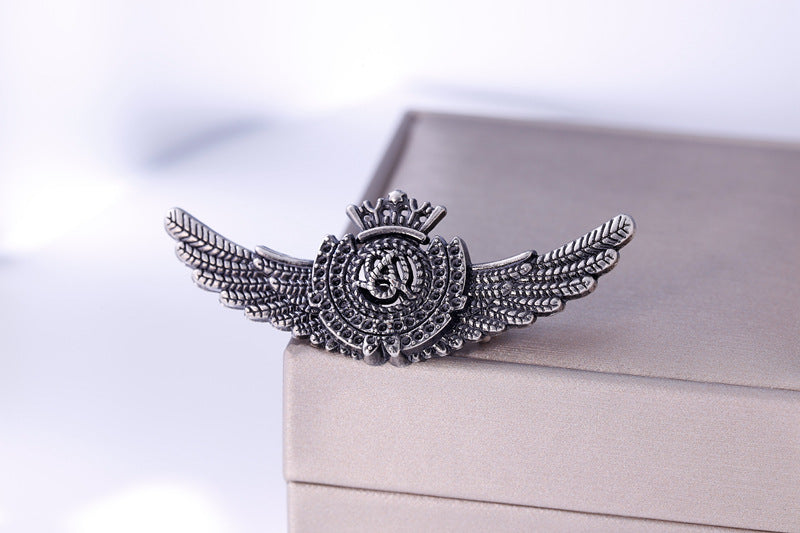 Pin Brooches Made Of Alloy In Elegant Golden Color