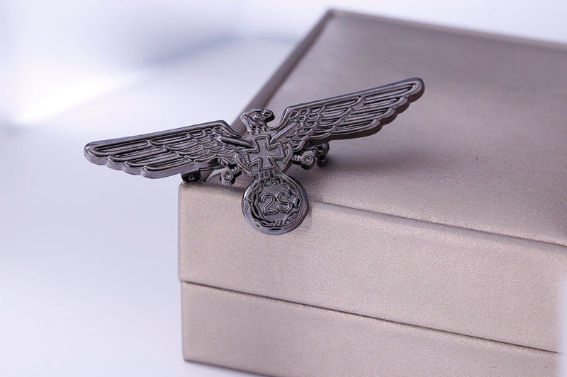 Pin Brooches Made Of Alloy In Elegant Golden Color