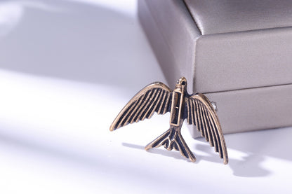 Pin Brooches Made Of Alloy In Elegant Golden Color