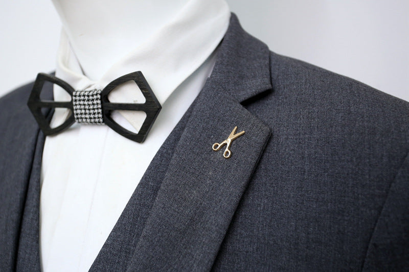 Leaf Pattern Alloy Brooch Pin In Golden Color, Stylish Jewelry Accessory