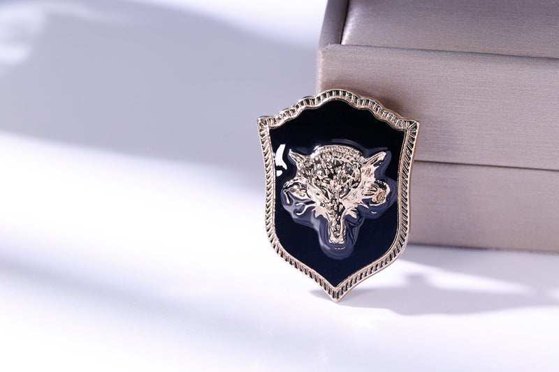 Pin Brooches Made Of Alloy In Elegant Golden Color