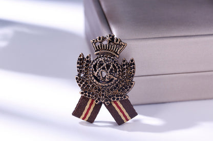 Pin Brooches Made Of Alloy In Elegant Golden Color