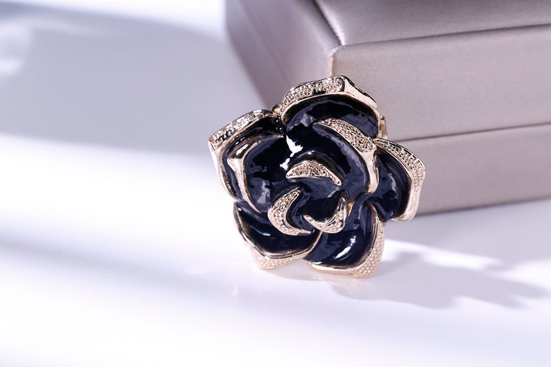 Pin Brooches Made Of Alloy In Elegant Golden Color