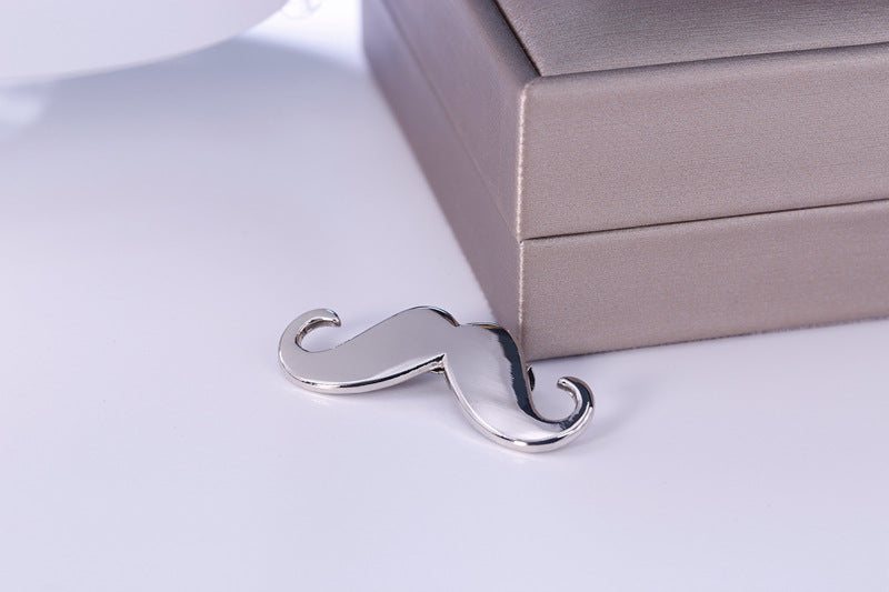 Pin Brooches Made Of Alloy In Elegant Golden Color