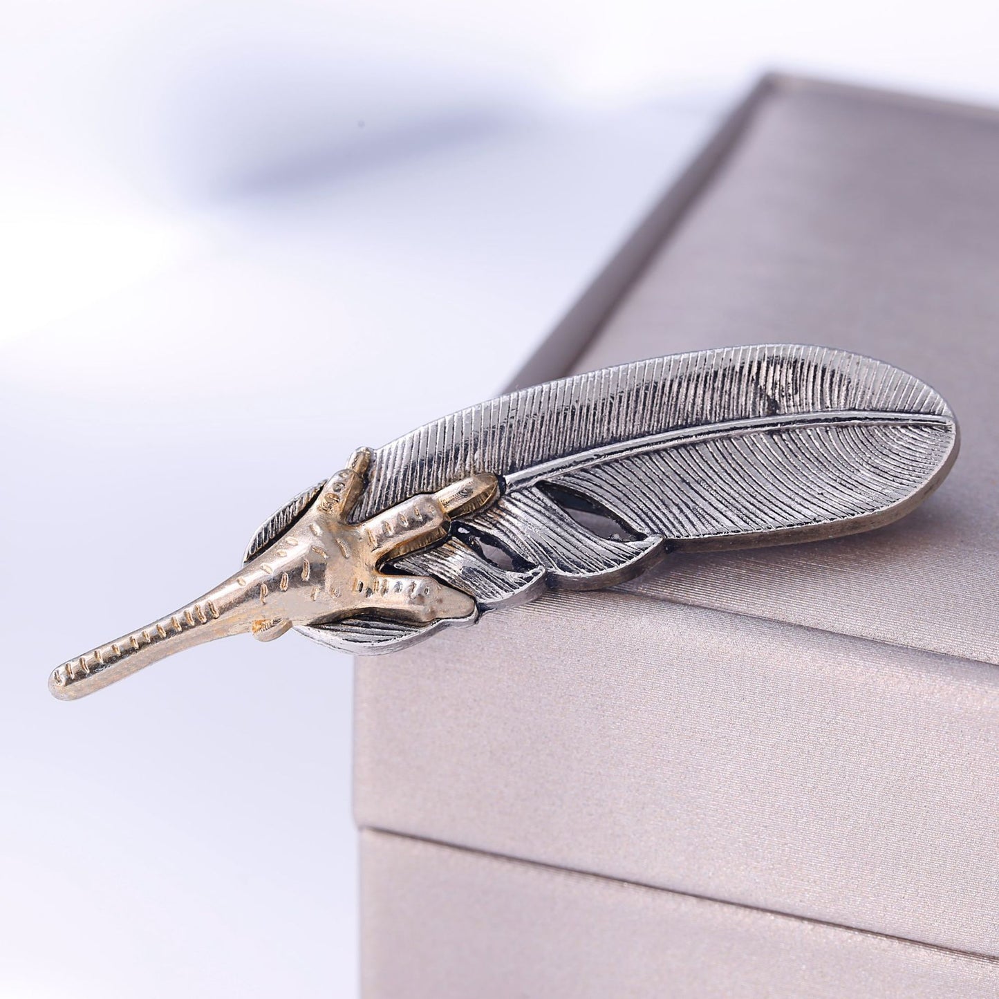 Pin Brooches Made Of Alloy In Elegant Golden Color