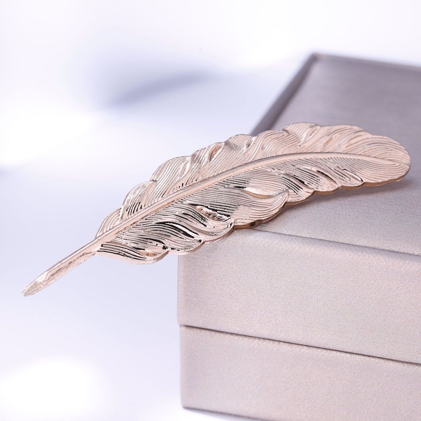 Pin Brooches Made Of Alloy In Elegant Golden Color