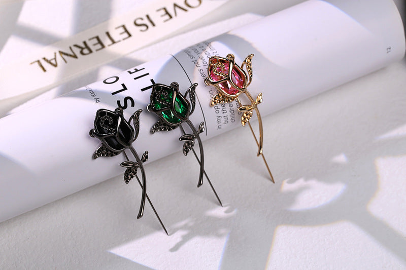 Rose Pattern Alloy Brooch Pin In Elegant Golden Finish For Stylish Accessories