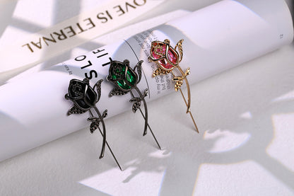 Rose Pattern Alloy Brooch Pin In Elegant Golden Finish For Stylish Accessories