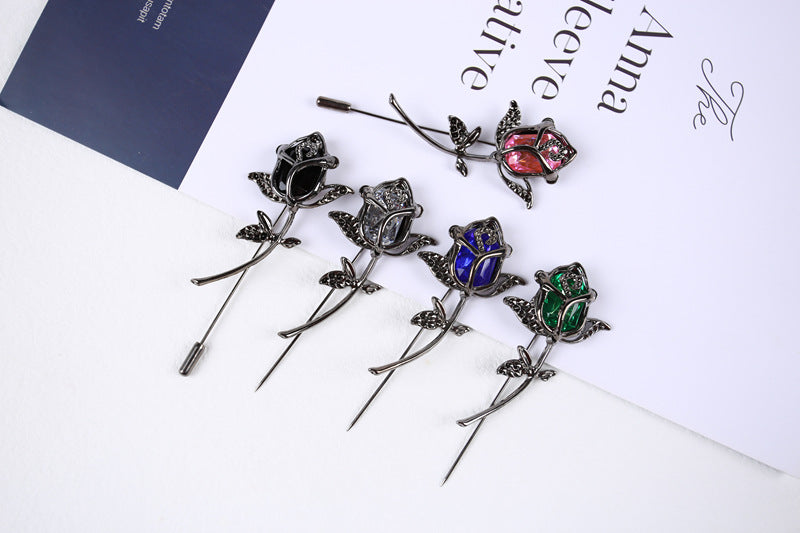 Rose Pattern Alloy Brooch Pin In Elegant Golden Finish For Stylish Accessories