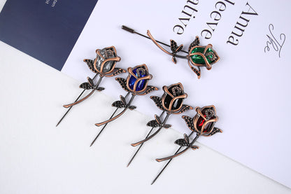 Rose Pattern Alloy Brooch Pin In Elegant Golden Finish For Stylish Accessories