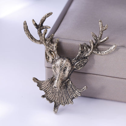 Pin Brooches Made Of Alloy In Elegant Golden Color