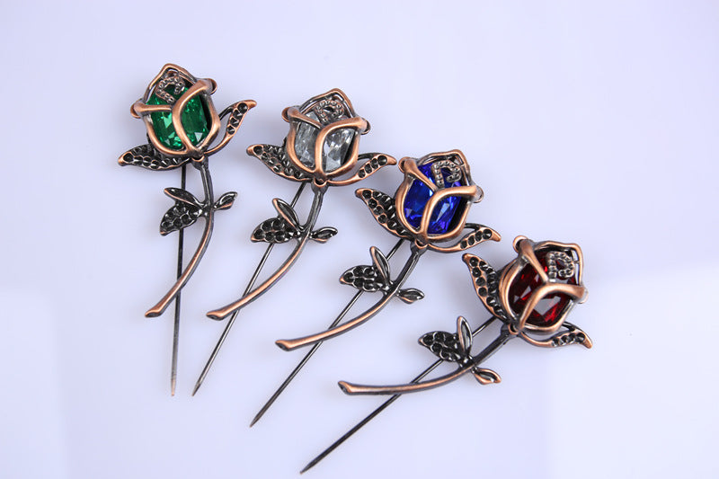 Rose Pattern Alloy Brooch Pin In Elegant Golden Finish For Stylish Accessories