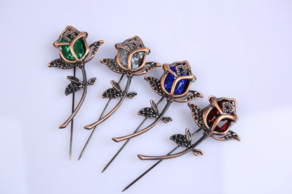 Rose Pattern Alloy Brooch Pin In Elegant Golden Finish For Stylish Accessories