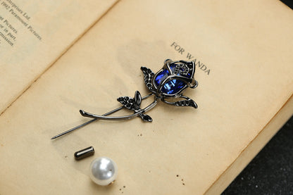 Rose Pattern Alloy Brooch Pin In Elegant Golden Finish For Stylish Accessories