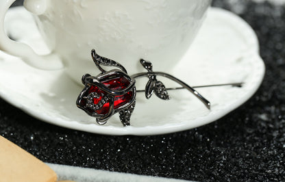 Rose Pattern Alloy Brooch Pin In Elegant Golden Finish For Stylish Accessories