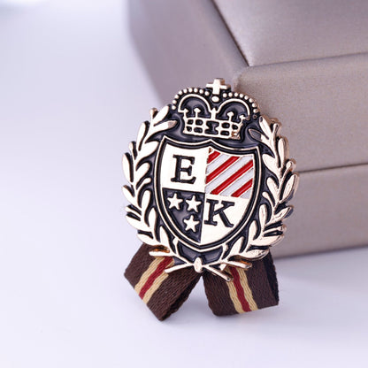 Pin Brooches Made Of Alloy In Elegant Golden Color